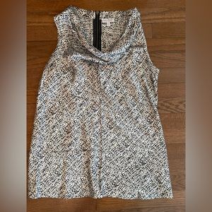 MATERNITY!  A Pea in the Pod sleeveless shirt - size medium